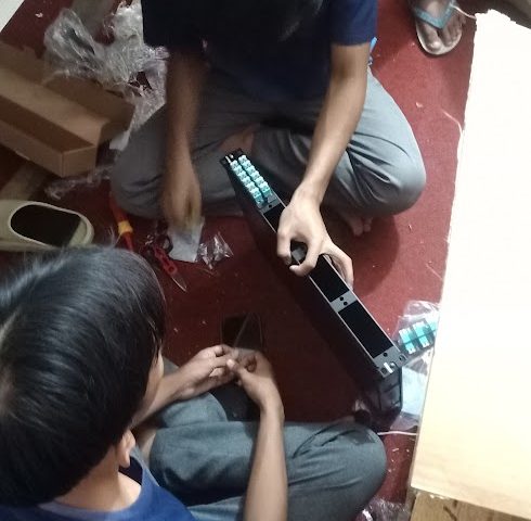 Terminasi kabel ke patch panel