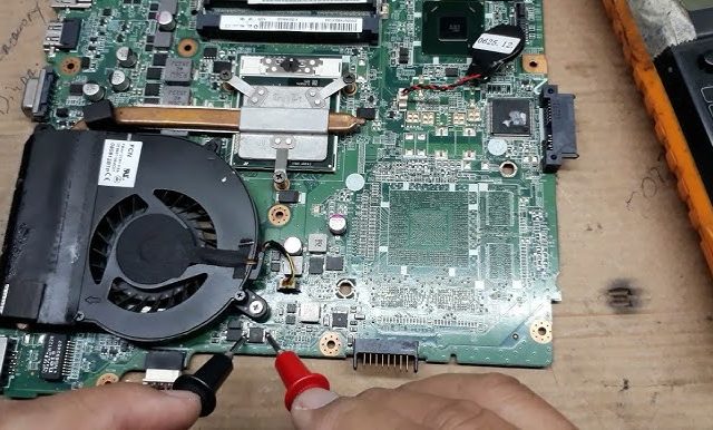 Diagnosa motherboard laptop